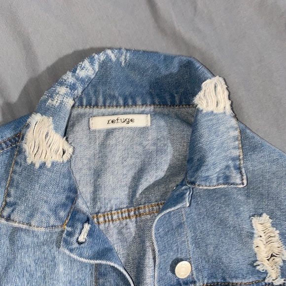 Distressed Jean jacket - Picture 4 of 6